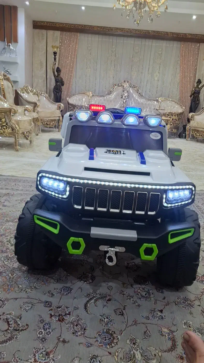 ماشین شارژی افرود در حد|اسباببازی|ری, سرتخت|دیوار