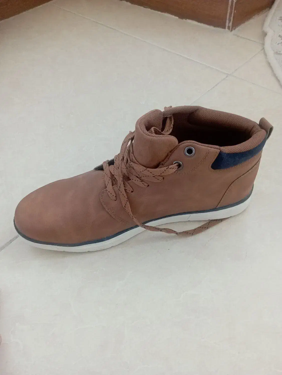 پوتین خارجی|کیف، کفش، کمربند|سقز, |دیوار