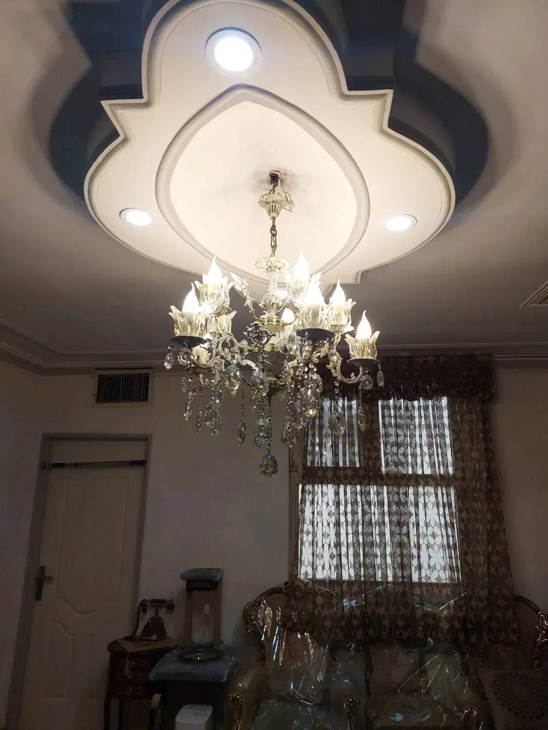 لوستر برنجی اصل|لوستر و چراغ آویز|ری, صفاییه (چشمه علی)|دیوار