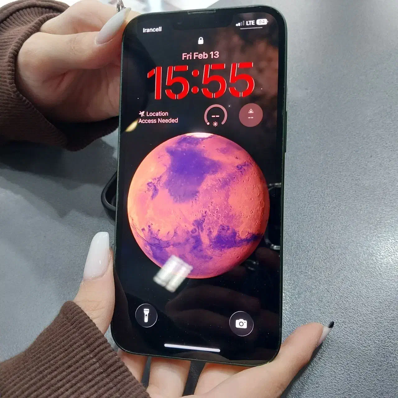 آیفون 13 normal|موبایل|اندیشه, اندیشه فاز ۱|دیوار