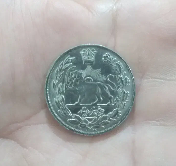 سکه نقره قدیمی|جواهرات|ساری, |دیوار