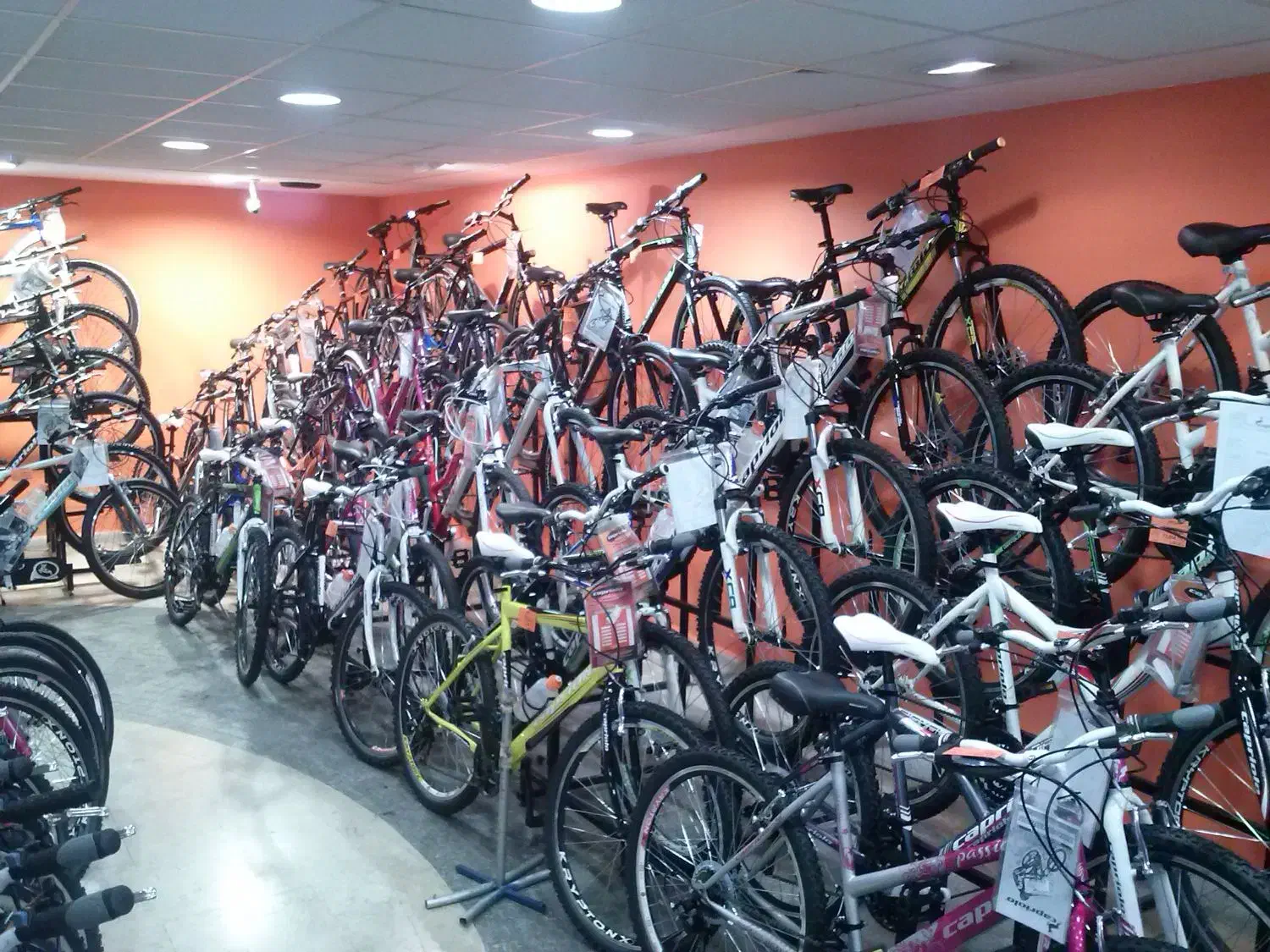 ماکان سرعتی/چرخ۲۴و۲۶و۲۰|دوچرخه، اسکیت، اسکوتر|مشهد, طبرسی شمالی|دیوار