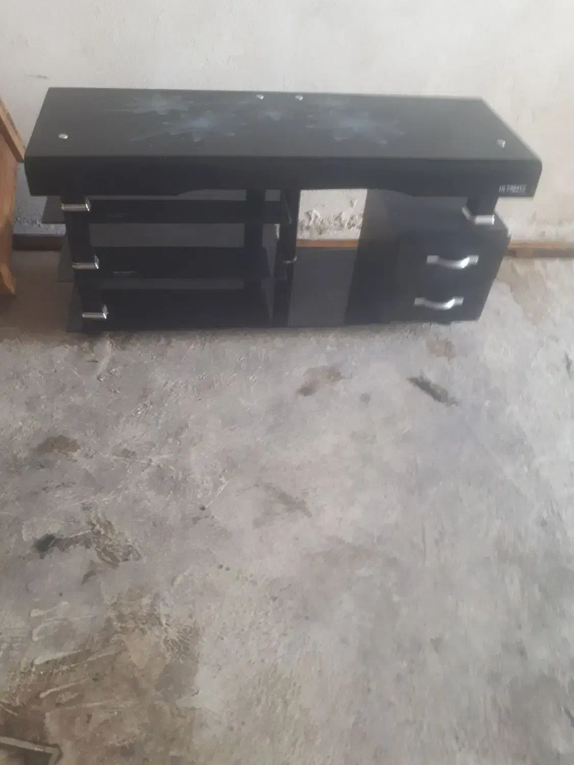 زیر تلویزیونی شیشه ای سالم|میز تلویزیون|یاسوج, |دیوار