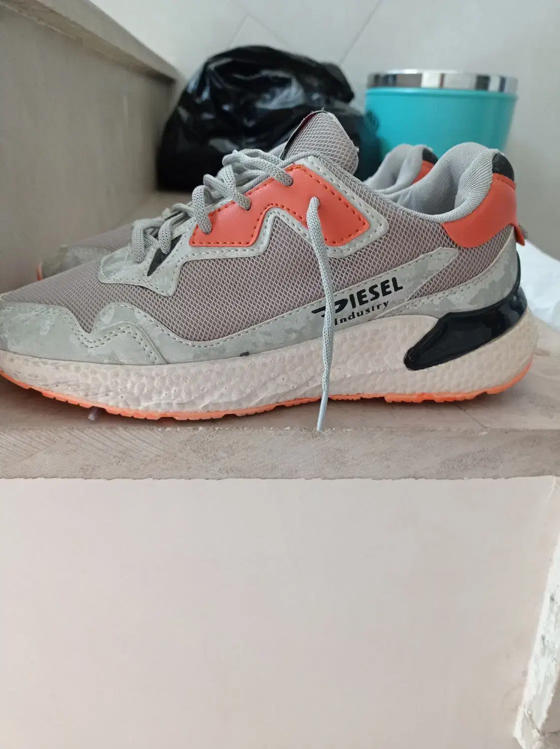 کتونی|کیف، کفش، کمربند|اراک, |دیوار