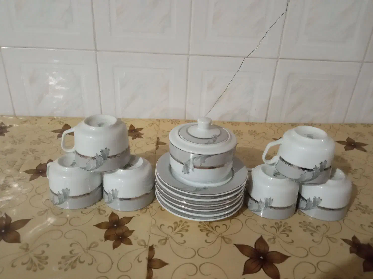 استکان و نعلبکی|ظروف سرو و پذیرایی|بابا حیدر, |دیوار