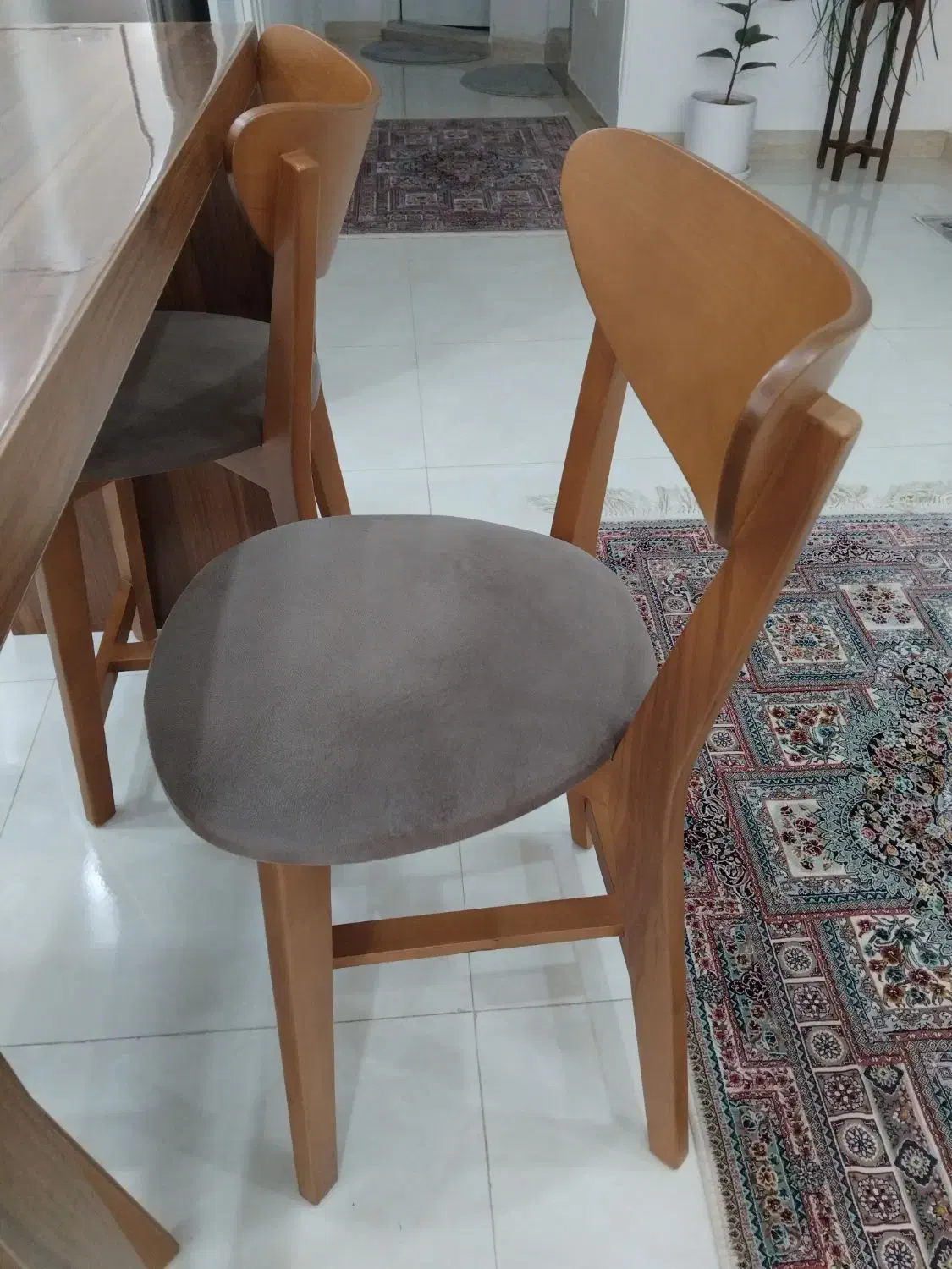 میز و صندلی|میز و صندلی غذاخوری|رشت, لاکانی|دیوار