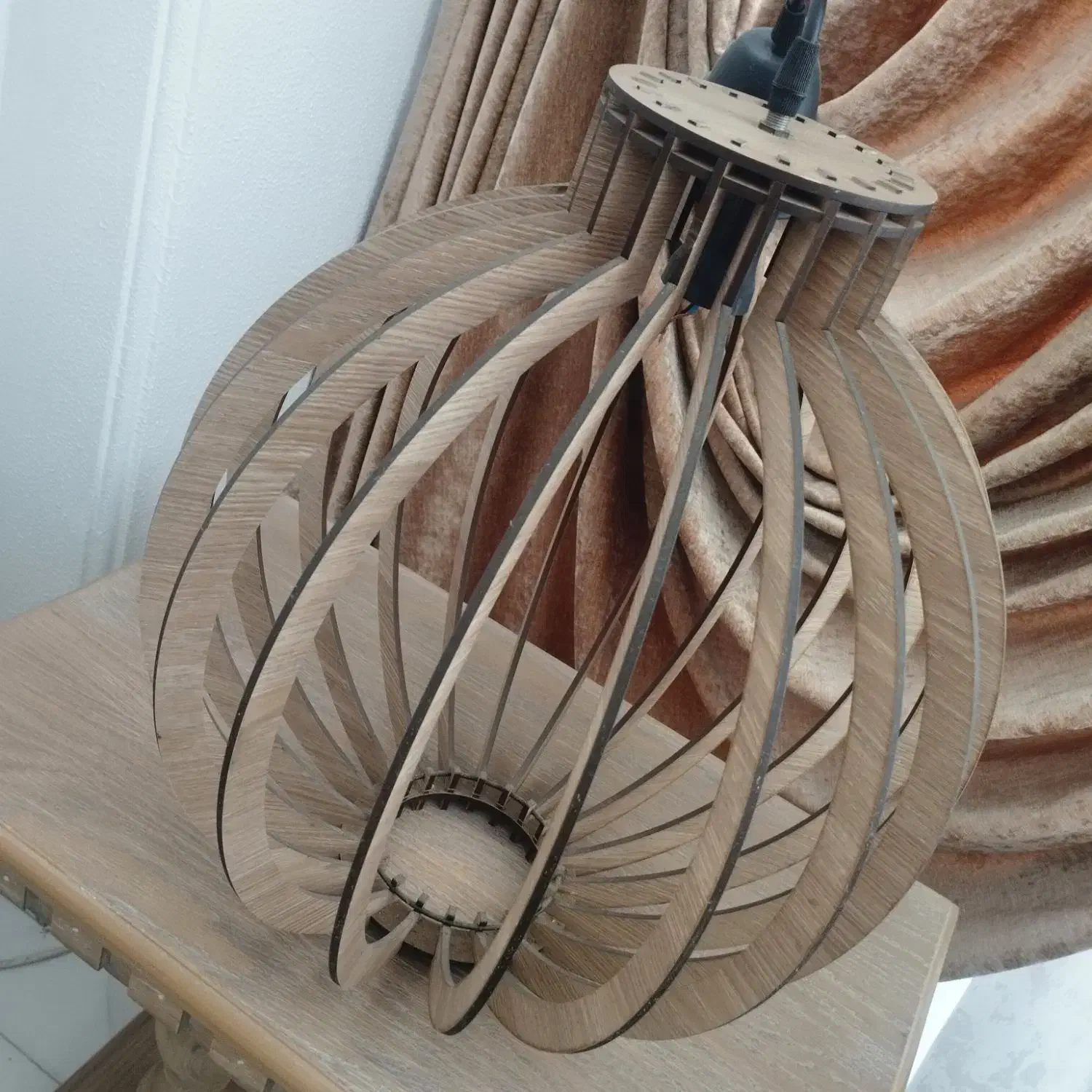 لوسترچوبی|لوستر و چراغ آویز|اصفهان, شیخ اشراق|دیوار