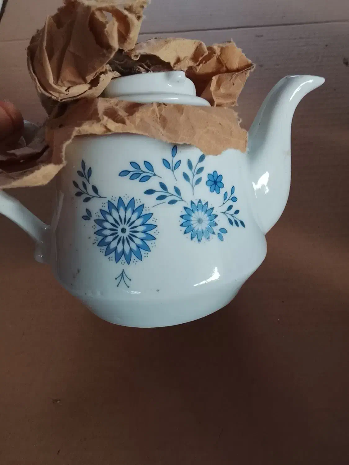 قوری گل سرخی به تعداد|ظروف سرو و پذیرایی|رشت, دروازه لاکان|دیوار