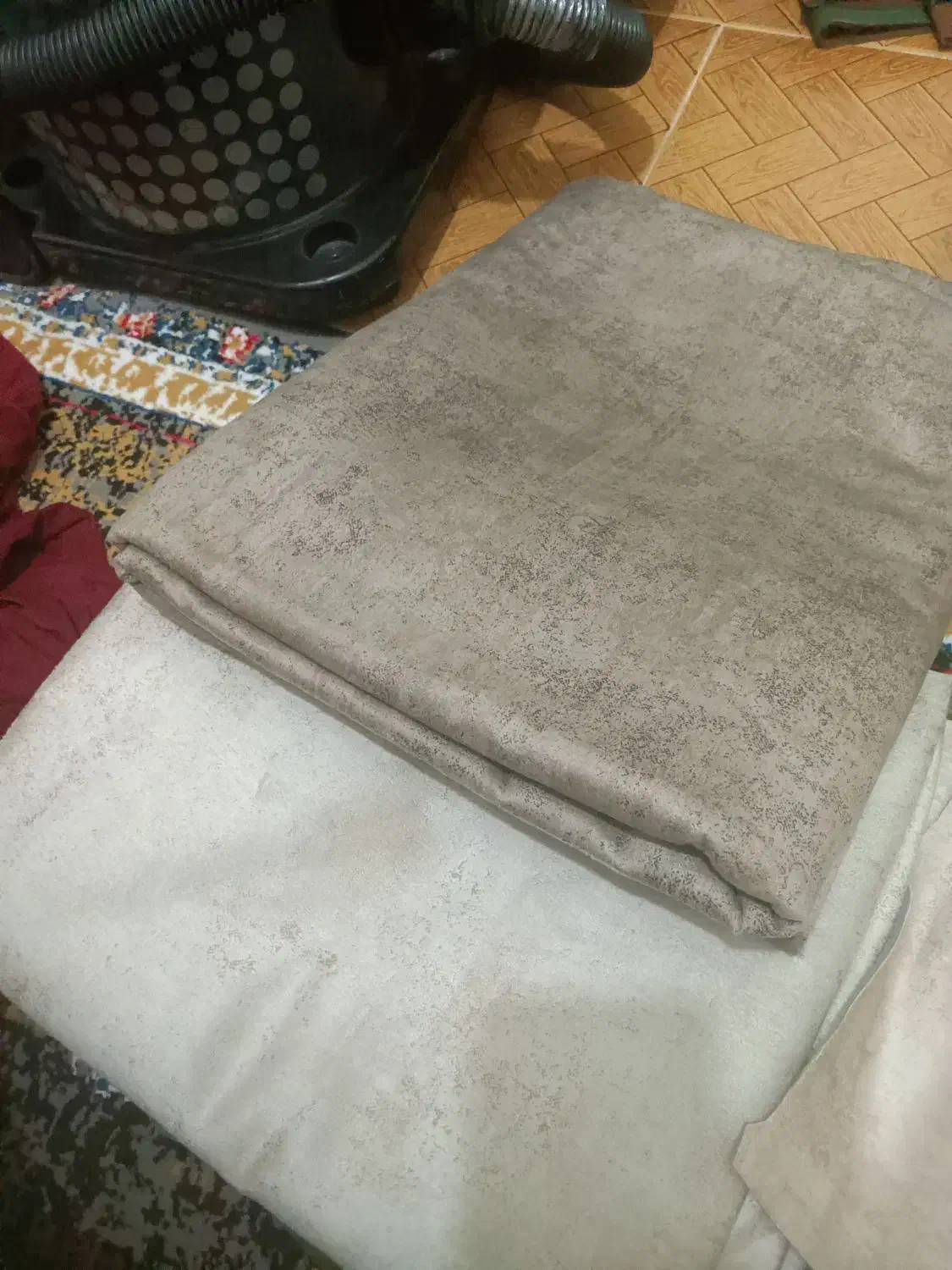 پارچه مبلی ته طاقه متری ۹۵تومان جنس درجه یک|عمدهفروشی|مشهد, سجادیه|دیوار