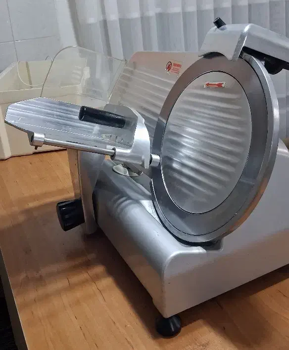 کالباس بر و یخچال و فریزر ایستاده و ترازو و تابلو|فروشگاه و مغازه|کرج, شهرک آسمان|دیوار