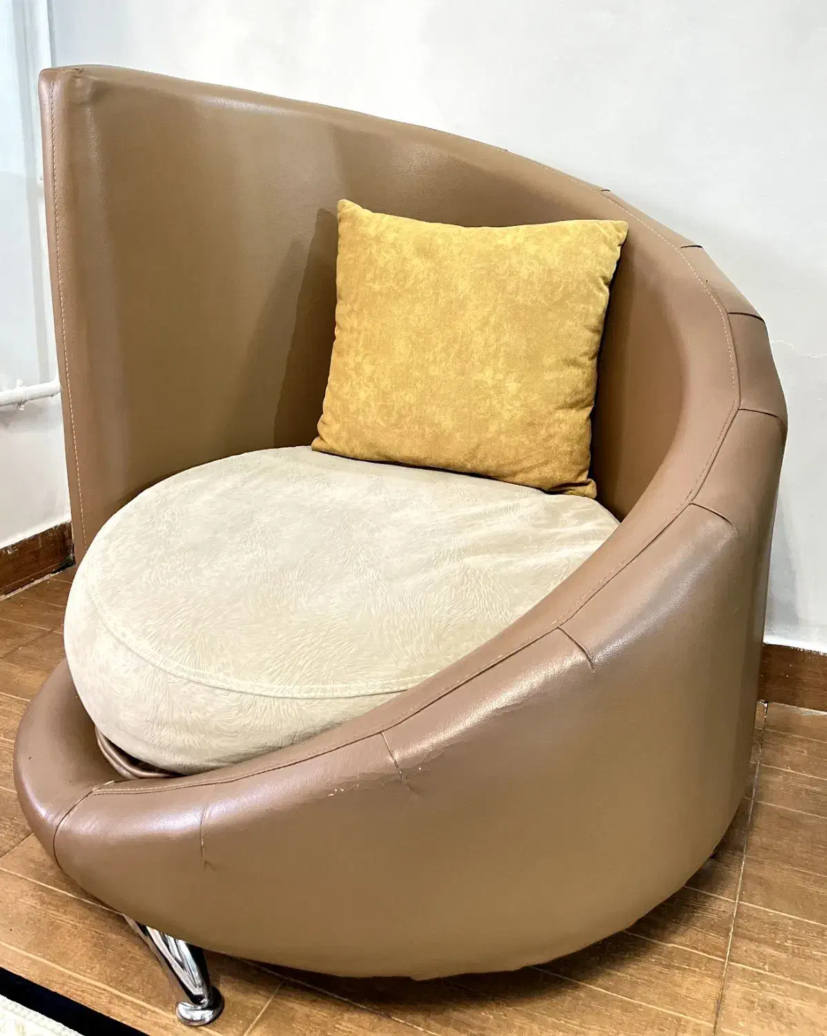 مبل هفت نفره دسته دو|مبلمان خانگی و میز عسلی|بندر انزلی, ساحل قو|دیوار