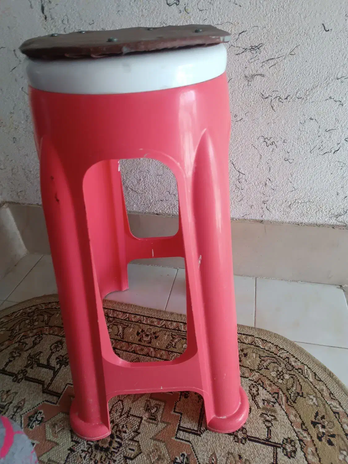 چهارپایه پلاستیکی مارک ناصر|صندلی و نیمکت|کرمانشاه, |دیوار