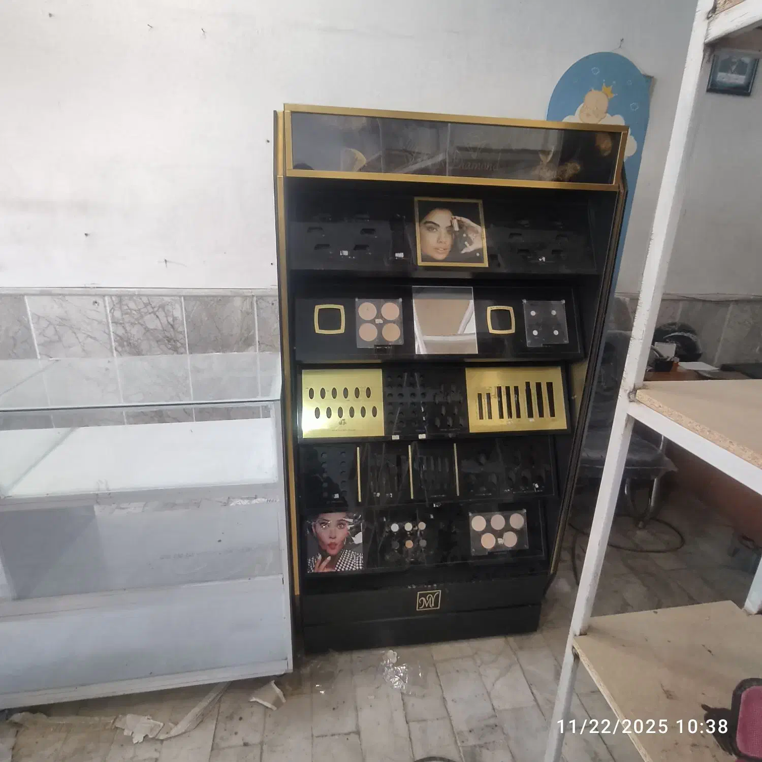 استند ایستاده آرایشی برند مای|آرایشی، بهداشتی، درمانی|چناران, |دیوار