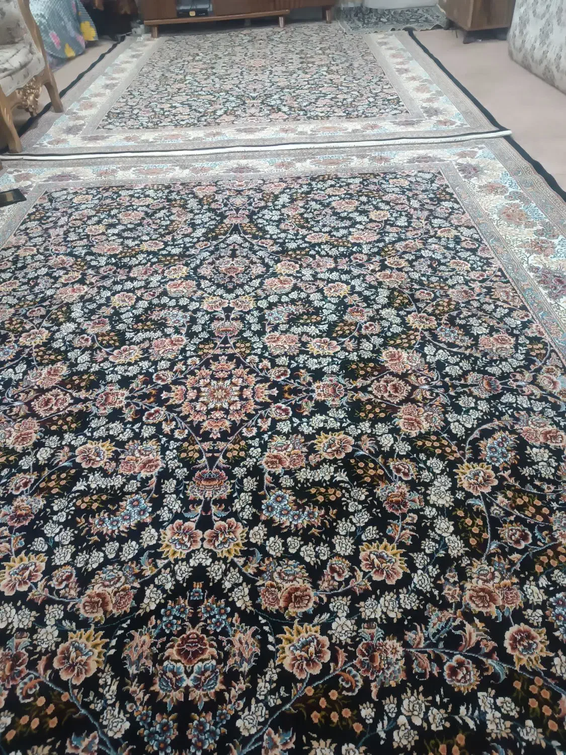 تعویض فرش ۹متری افشان با کرمی|فرش|بروجرد, |دیوار