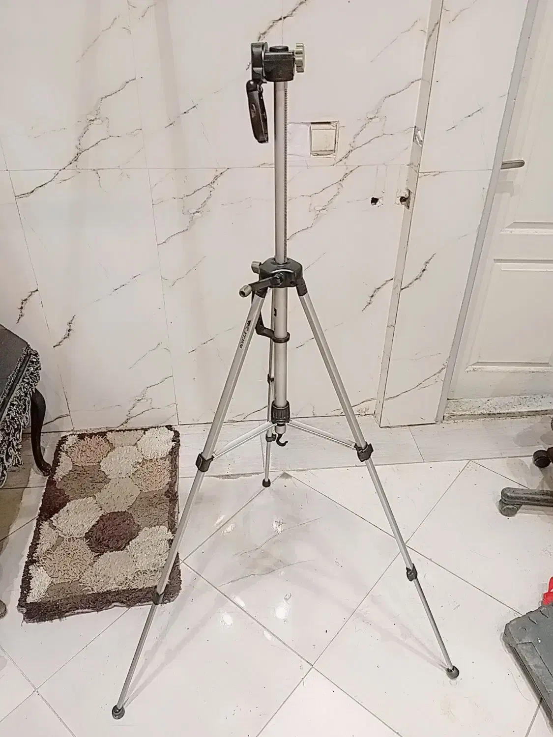 سه پایه مخصوص عکسبرداری و فیلم برداری|دوربین عکاسی و فیلم‌برداری|فردوسیه, |دیوار