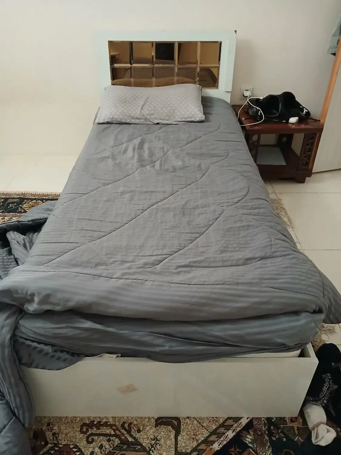 تخت یک نفره|تخت و سرویس خواب|مشهد, الهیه|دیوار