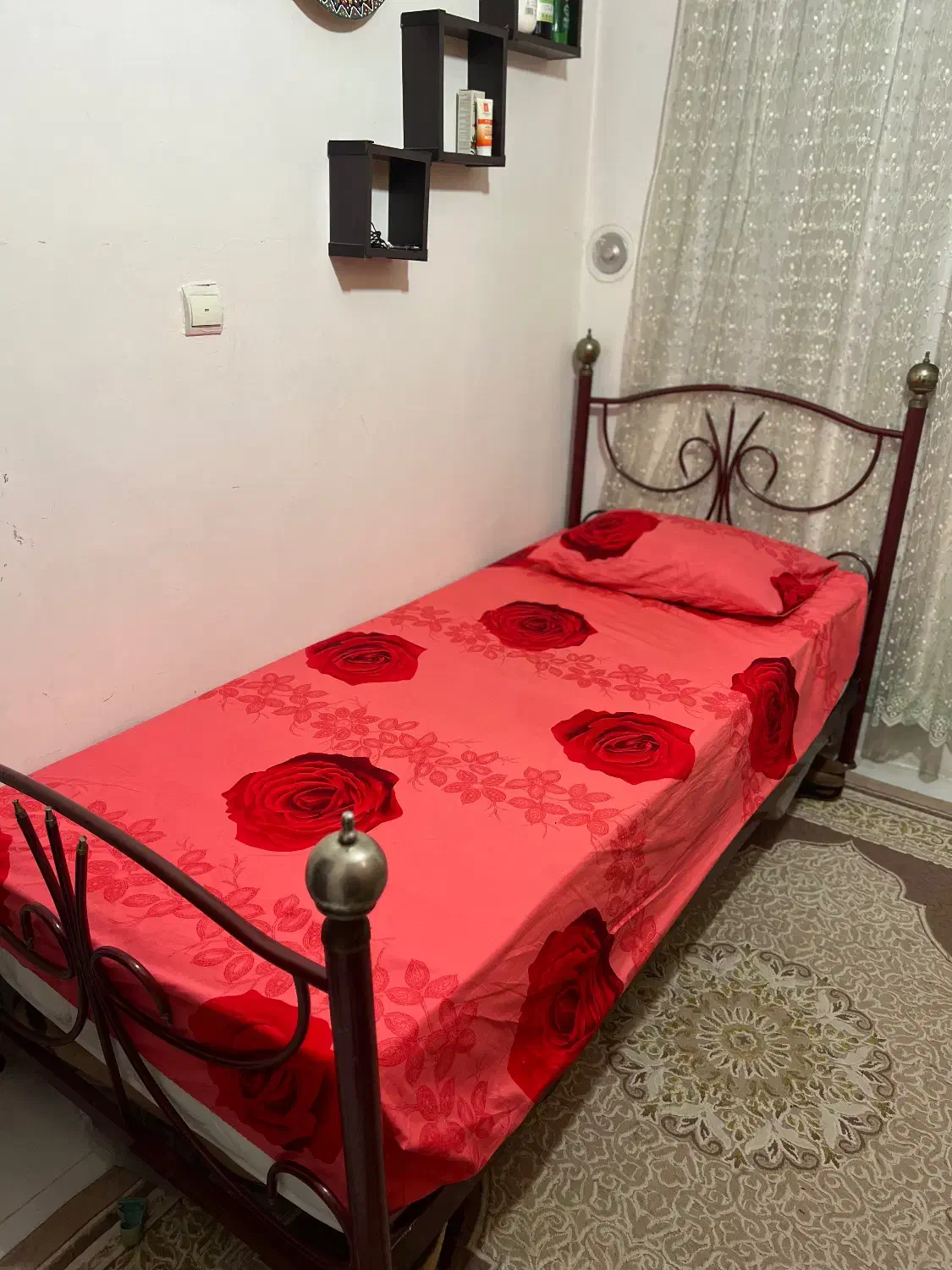 تخت یک نفره|تخت و سرویس خواب|بندر انزلی, سید آسیه|دیوار