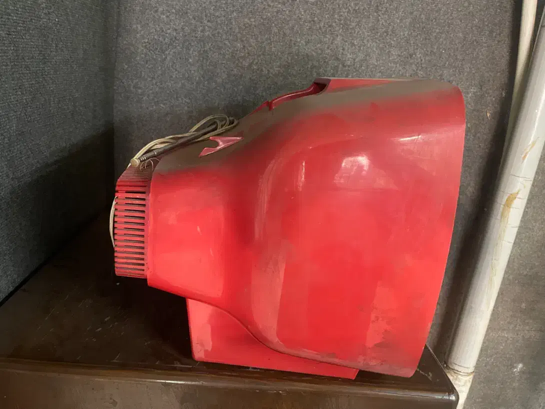 تلویزیون و ماشین تایپ و صندوق عطیقه|کلکسیون اشیاء عتیقه|تهران, شادمان|دیوار