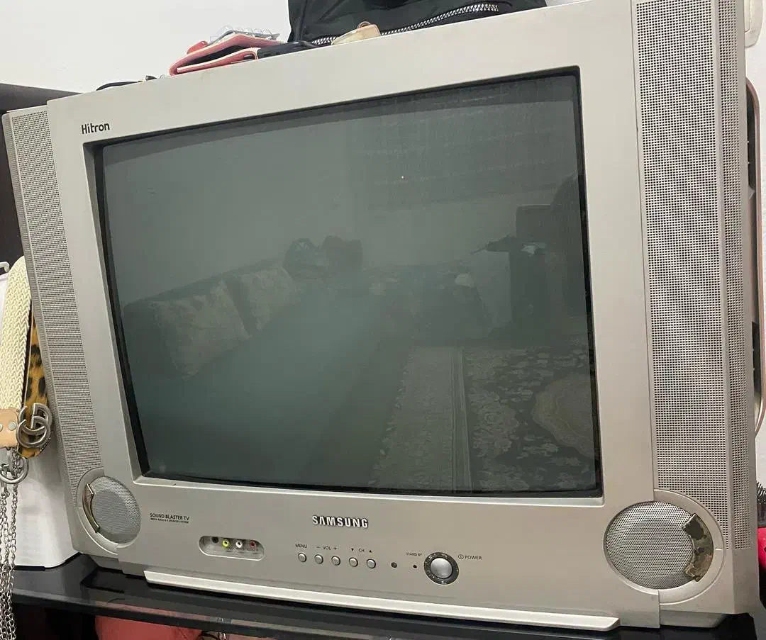 تلویزیون سالم|تلویزیون و پروژکتور|بندر انزلی, لیچارگی حسن رود|دیوار