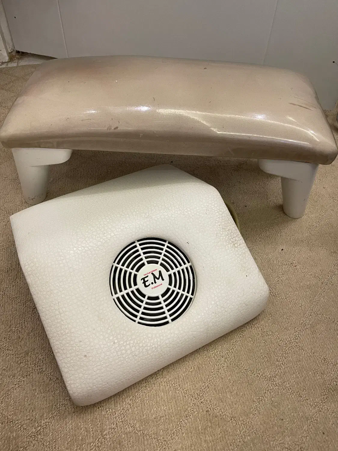 وسایل ناخن|آرایشگاه و سالنهای زیبایی|اردبیل, |دیوار