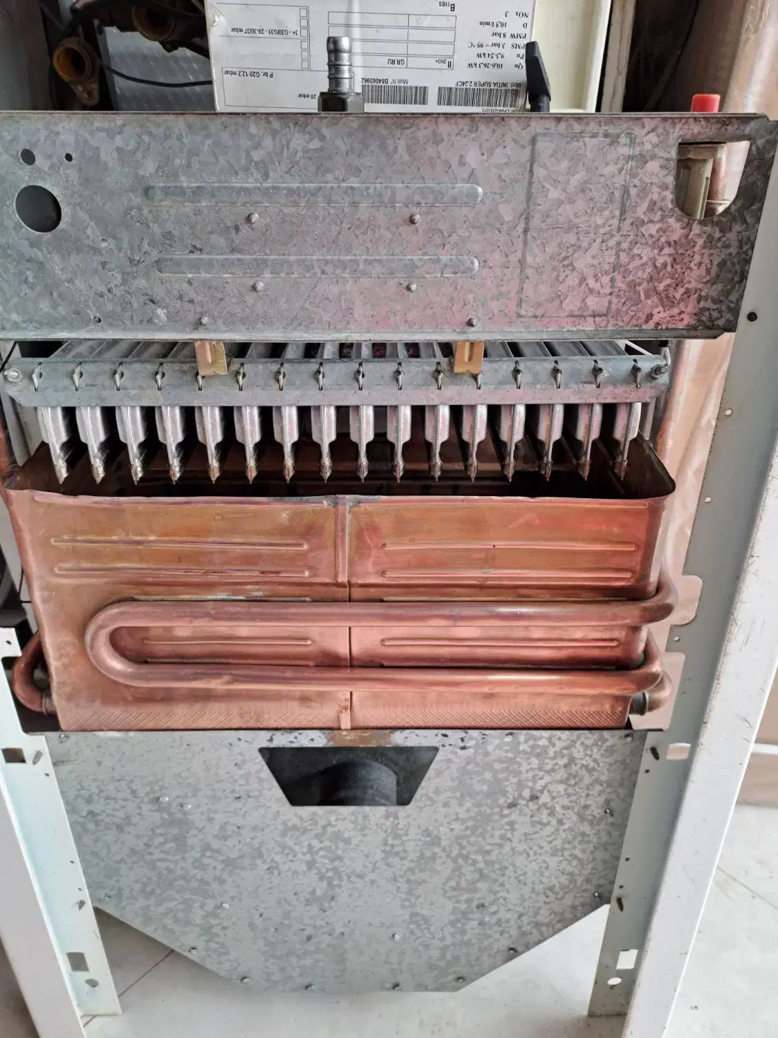 ابگرمکن دیواری بوتان B3118 بایکسال ضمانت|آبگرمکن، پکیج، شوفاژ|اصفهان, الهیه|دیوار