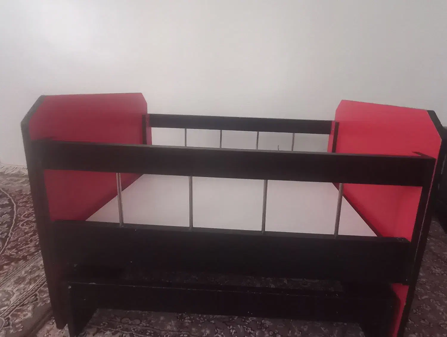 تخت کودک|تخت و صندلی بچه|شوشتر, |دیوار