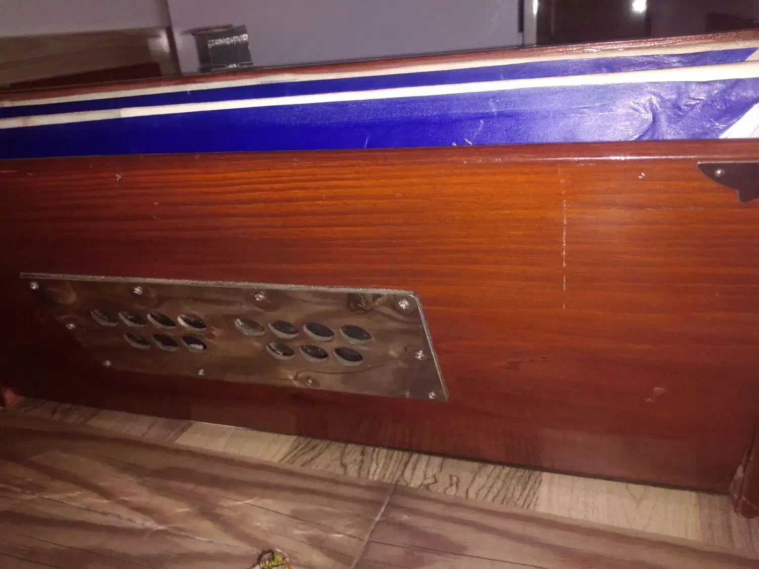 ارمنی|پیانو، کیبورد، آکاردئون|میان ولایت, |دیوار