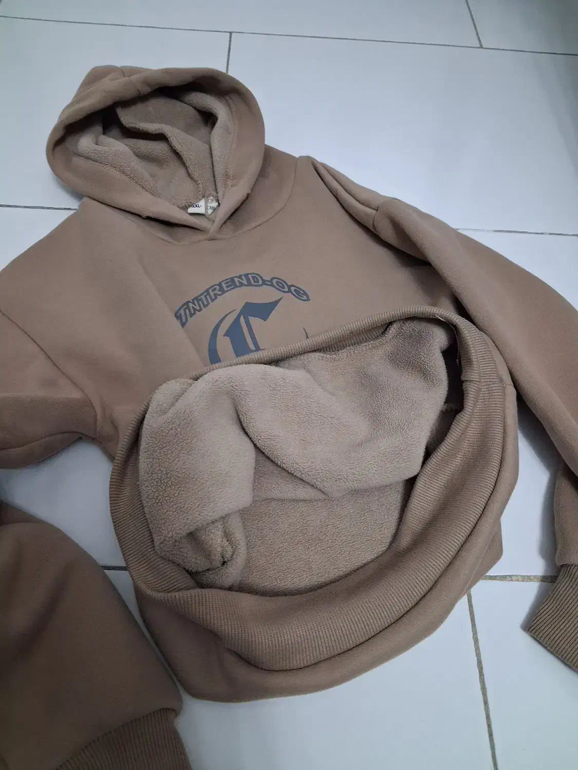 لباس بچگانه|کفش و لباس بچه|آستارا, |دیوار