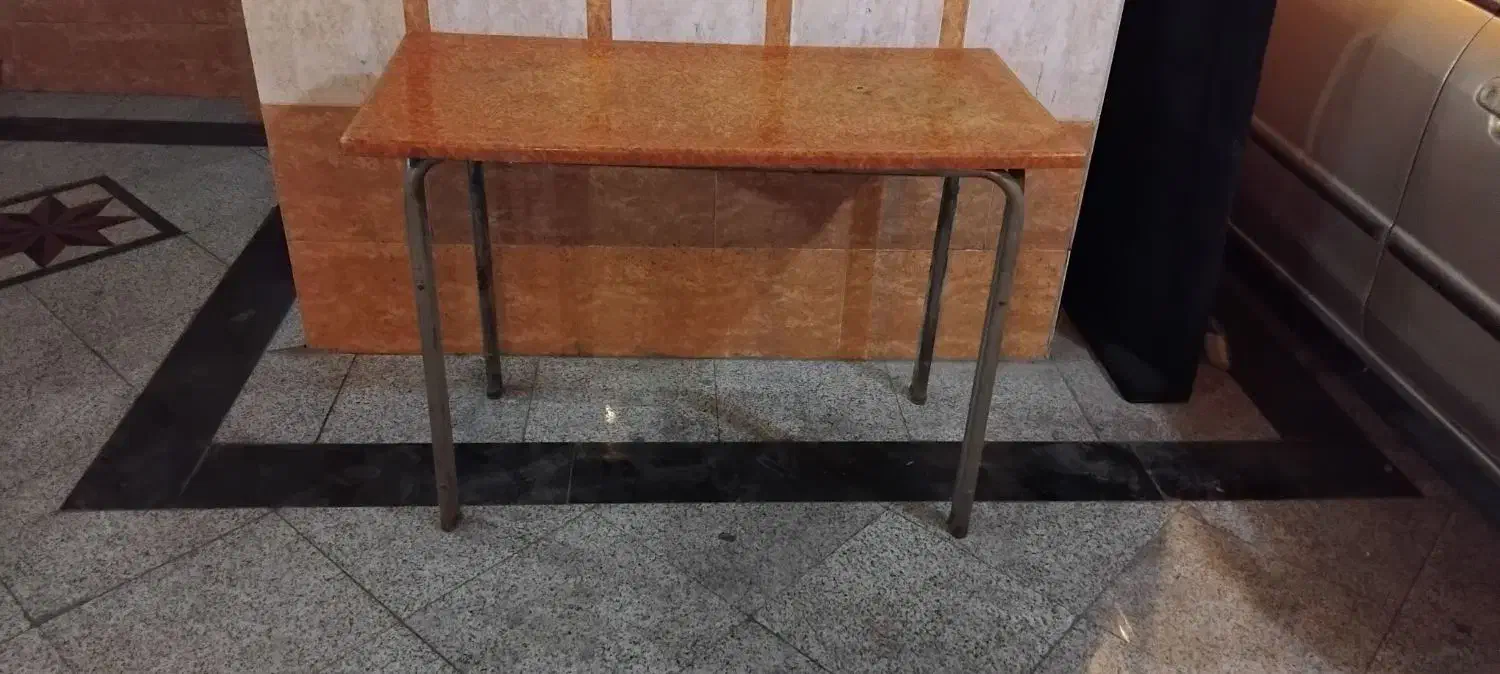 میز محکم با پایه فلزی|میز و صندلی غذاخوری|تهران, امیریه|دیوار