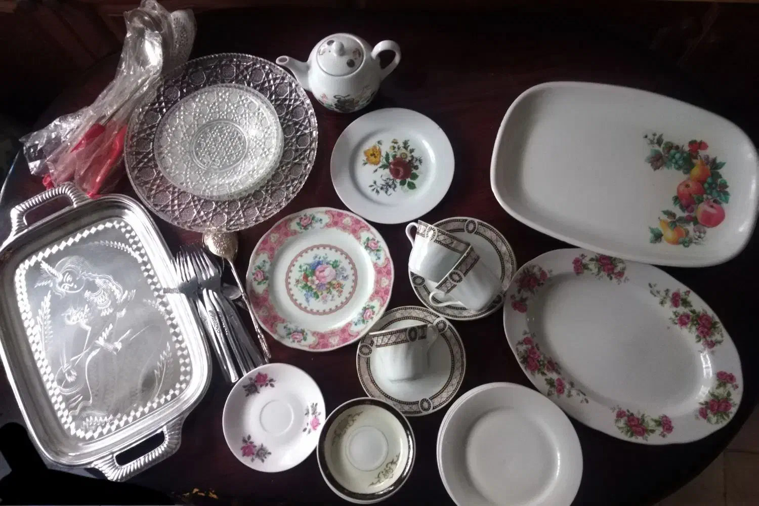 ظرف و ظروف آشپزخانه قدیمی|ظروف سرو و پذیرایی|تهران, جهاد|دیوار