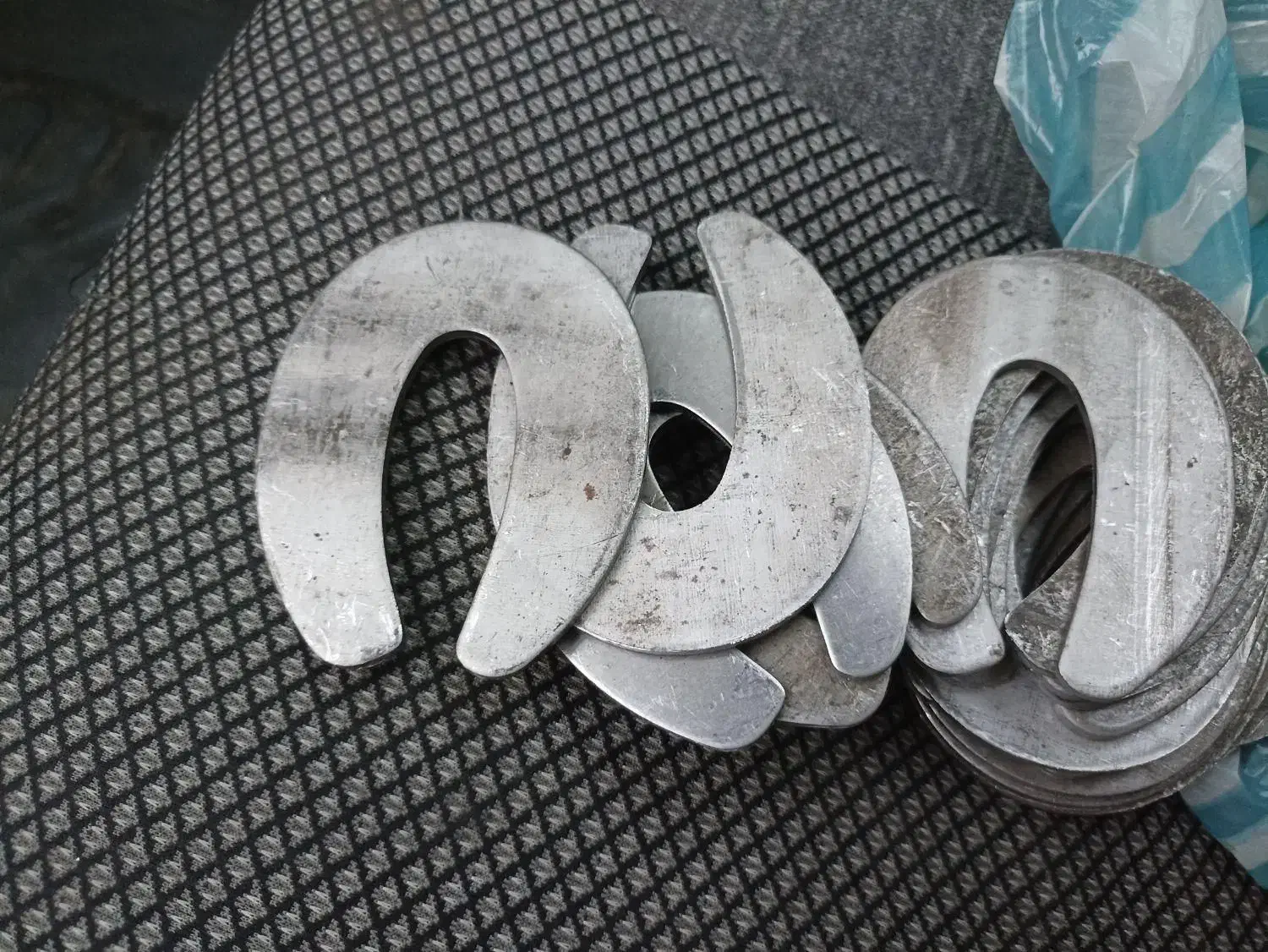 نعل اسب کهنه پاخورده|اسب و تجهیزات اسب‌سواری|تهران, خلیج فارس|دیوار