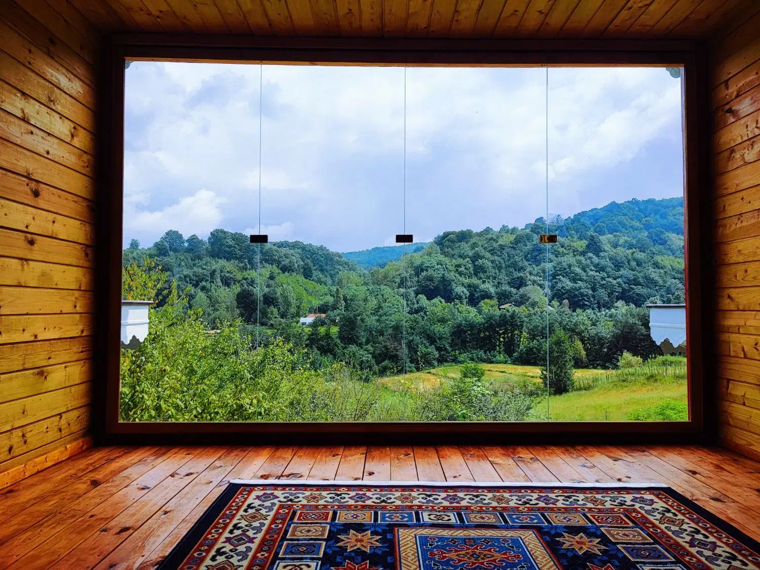 ویلا جنگلی کوهستانی شاه‌نشین ویو ابدی|اجارهٔ کوتاه‌مدت ویلا و باغ|رشت, گلسار|دیوار