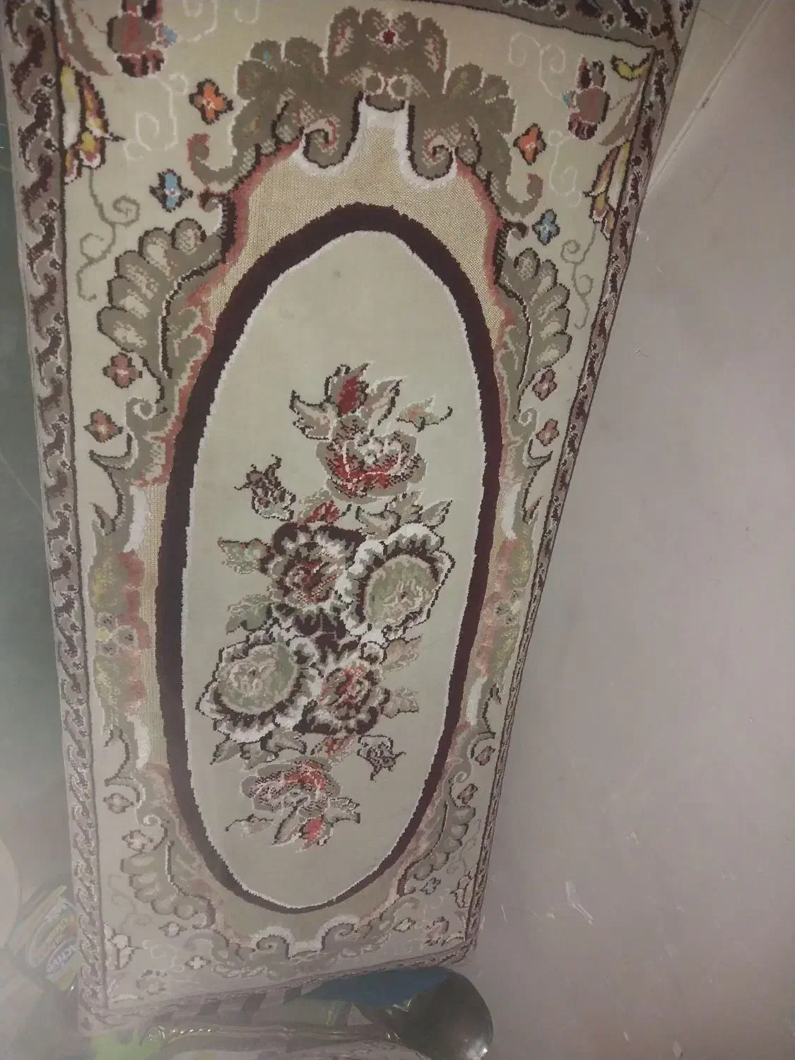 پشتی کرم|پشتی|مشهد, موعود|دیوار