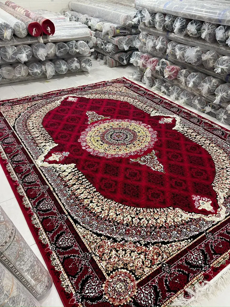 فزش ۷۰۰ شانه ۱۲ متری ۳۸۰۰ باضمانت ۱۰ ساله|فرش|شیراز, فرگاز|دیوار