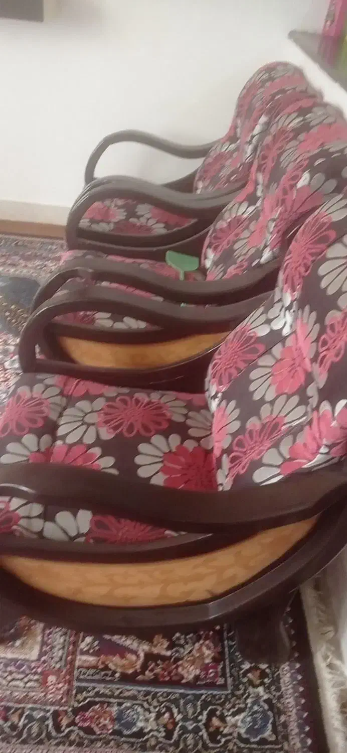 سلام مبل چوبی ۸ نفره بدونه هیچ عیبی|مبلمان خانگی و میز عسلی|نجف‌آباد, جلال آباد|دیوار