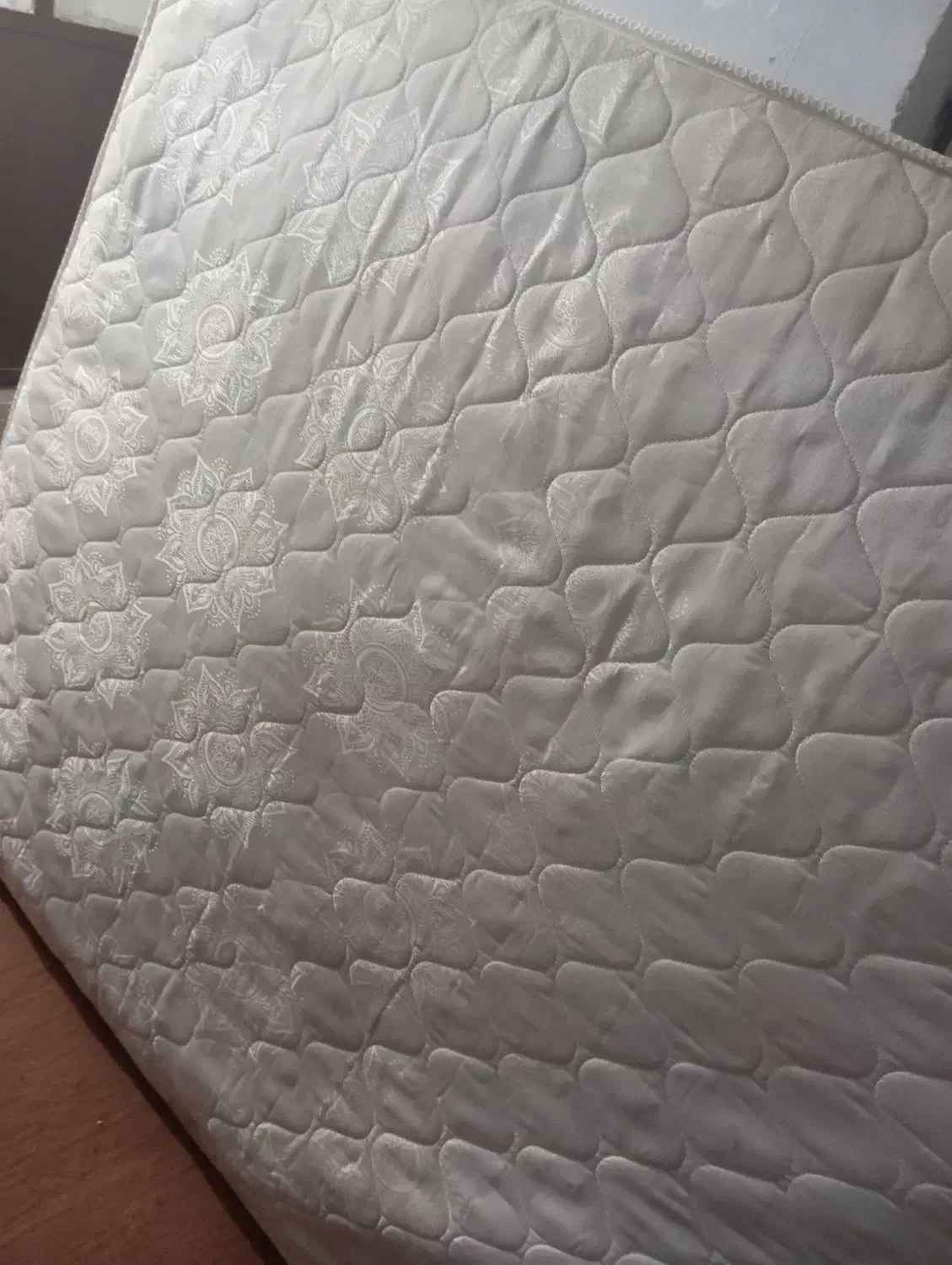 تشک تخت رویال و کاغذ دیواری|تشک تختخواب|کرمان, |دیوار