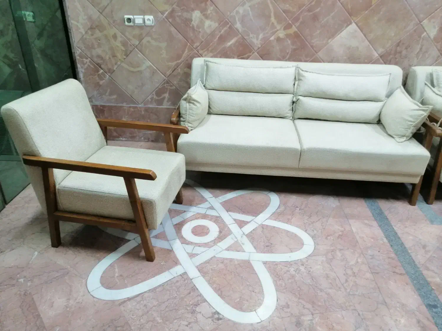 مبل راحتی روژان|مبلمان خانگی و میز عسلی|رشت, بازار|دیوار