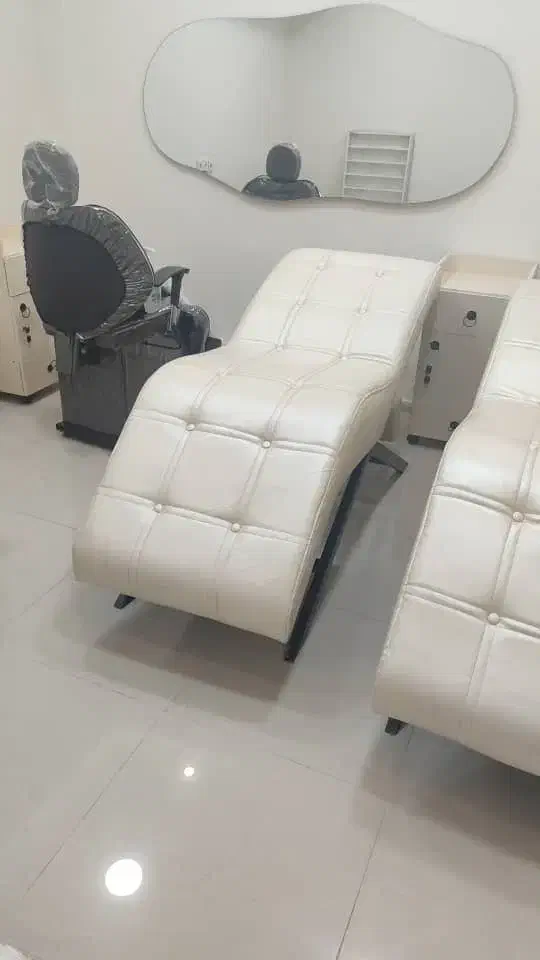 تخت مژه|آرایشگاه و سالن‌های زیبایی|بندرعباس, |دیوار