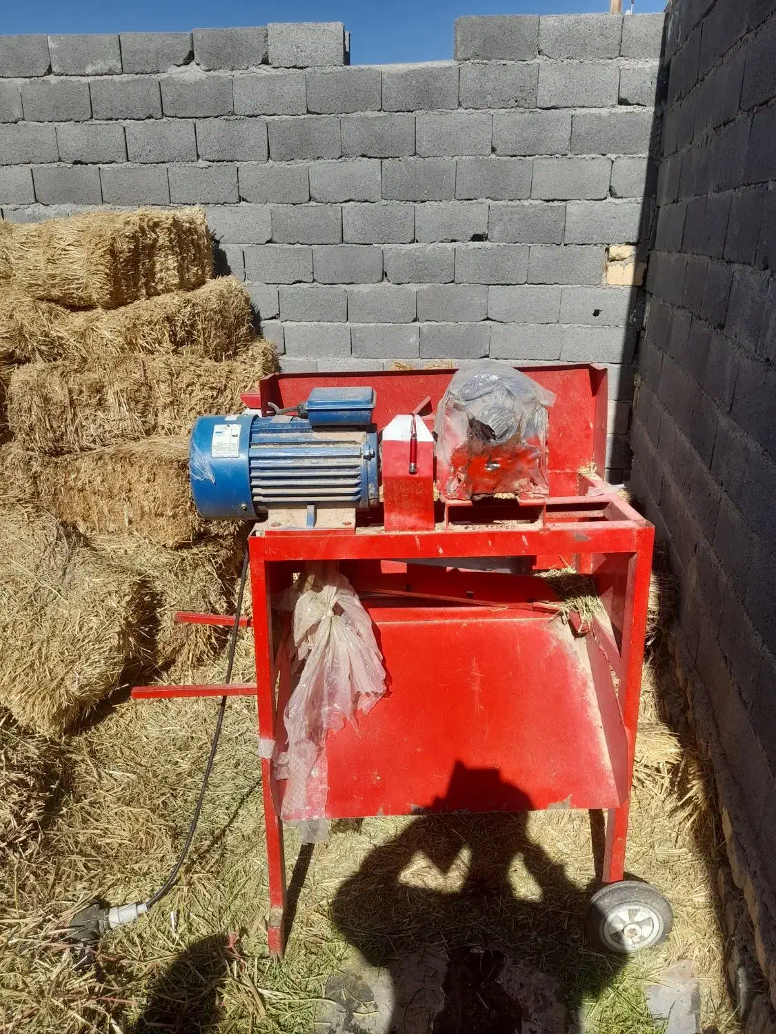 یونجه خردکن برقی(فروش فوری)|لوازم جانبی حیوانات|سجاس رود, |دیوار