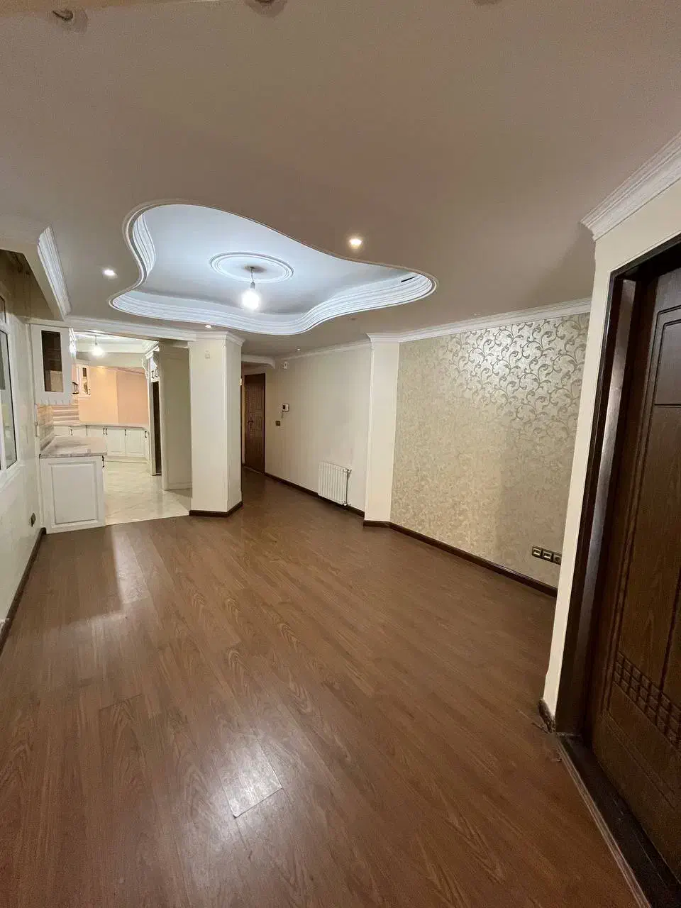 اپارتمان / ۱۶۰ متری / ۳ خواب