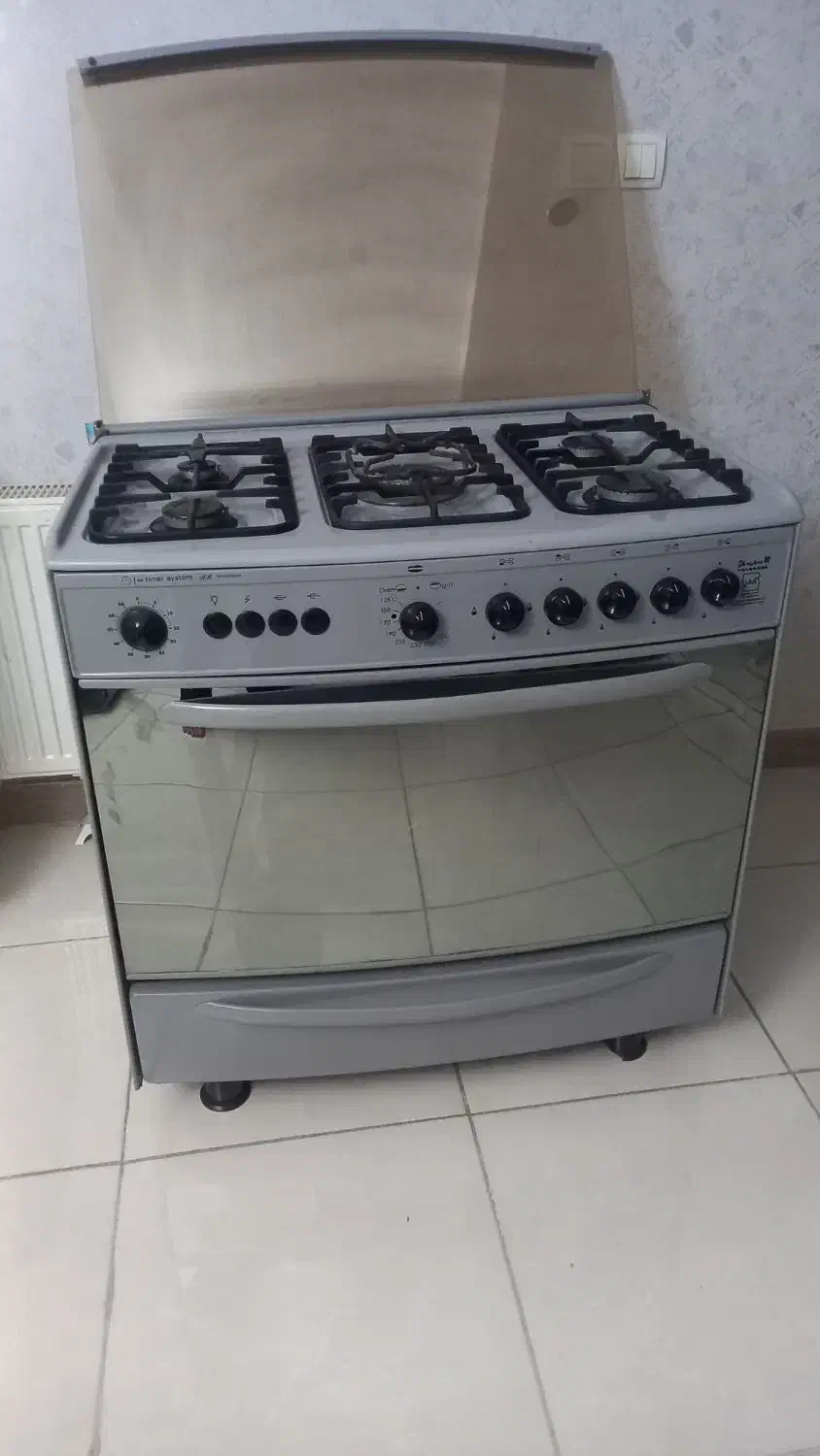 گاز فردار پنج شعله درب شیشه ای|اجاق گاز و لوازم برقی پخت‌وپز|هشتگرد, شهرک بعثت|دیوار