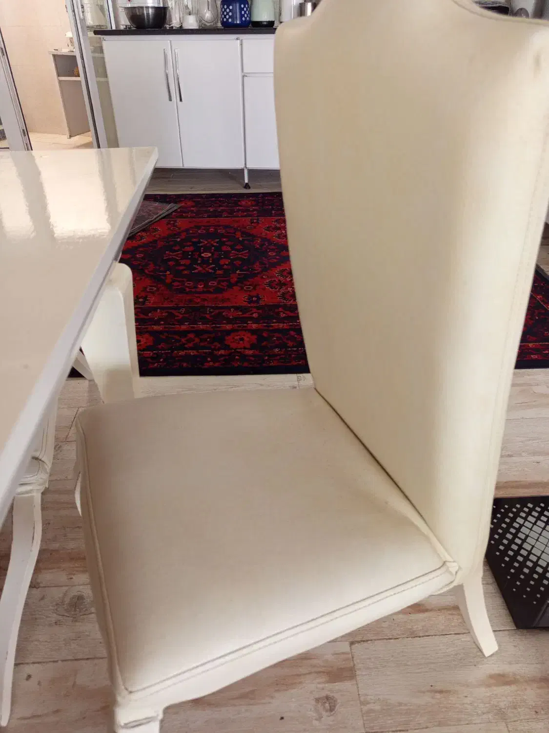 صندلی  سفیدرنگ|میز و صندلی غذاخوری|گنبد کاووس, |دیوار