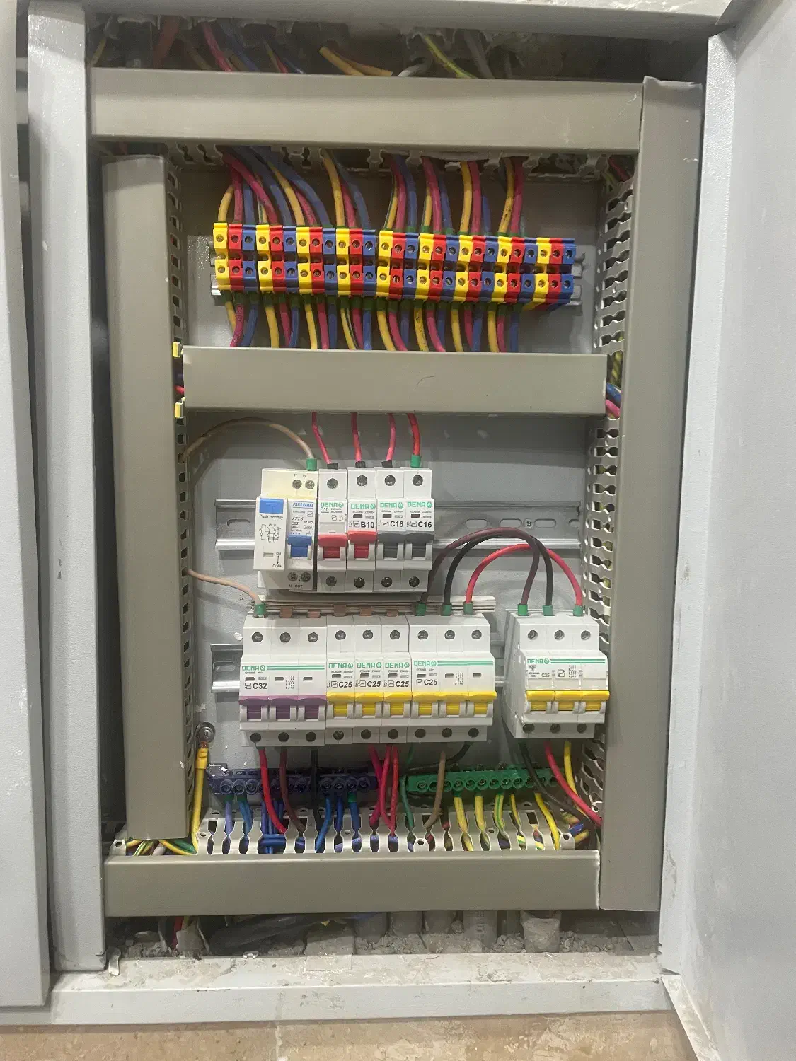 برق‌کار ساختمانی و صنعتی و دوربین|خدمات پیشه و مهارت|تهران, هفت حوض|دیوار