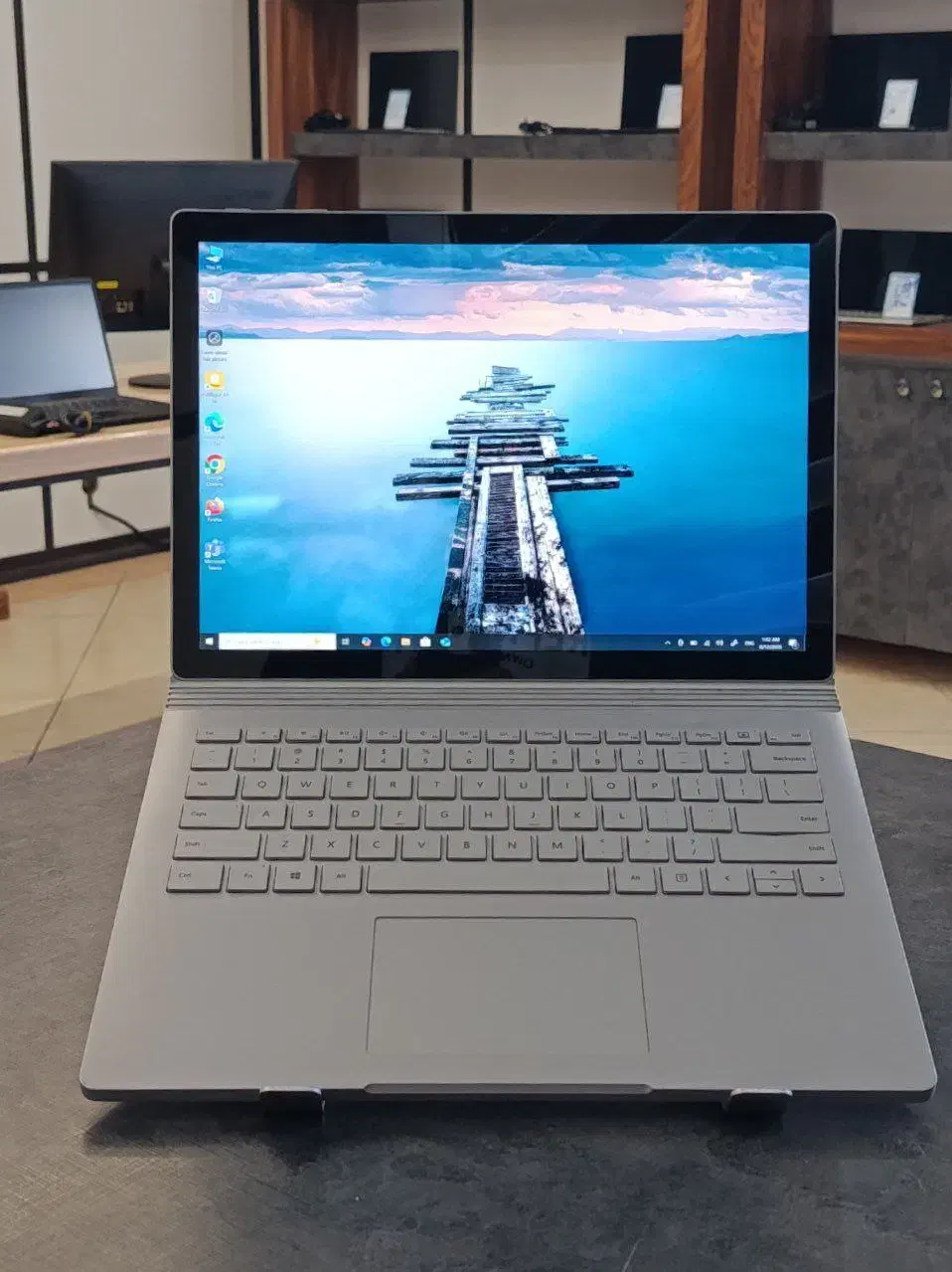 لپتاپ سبک مناسب دانشجویان Surface Book 2|رایانه همراه|قم, صفائیه|دیوار