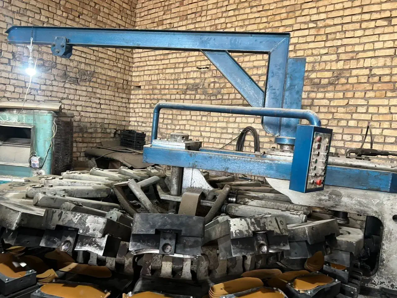 اپراتوردستگاه تزریق  یاسرپرست برای زیره کفش پلیمر|استخدام صنعتی، فنی، مهندسی|پاکدشت, پاکدشت (مامازند)|دیوار