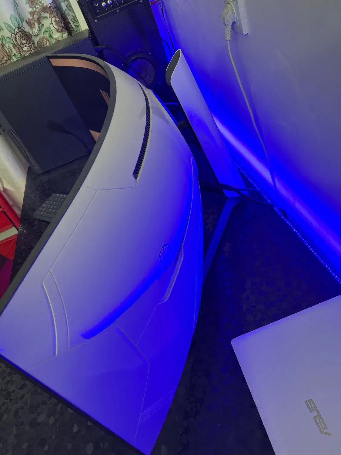 مانیتور ۴۹ سامسونگ|قطعات و لوازم جانبی رایانه|قرچک, مهدیه|دیوار