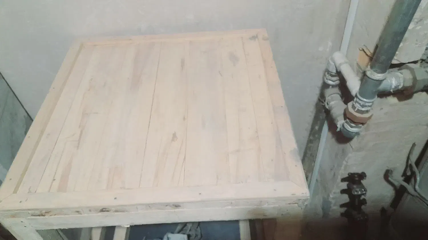 میز کرسی چوبی با هیتر برقی  برای شب یلدا|بخاری، هیتر، شومینه|اصفهان, رحیم‌آباد|دیوار