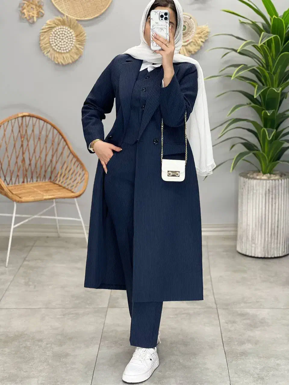 مانتو بلند(ست سه تیکه)|لباس|قم, باغ شازده|دیوار