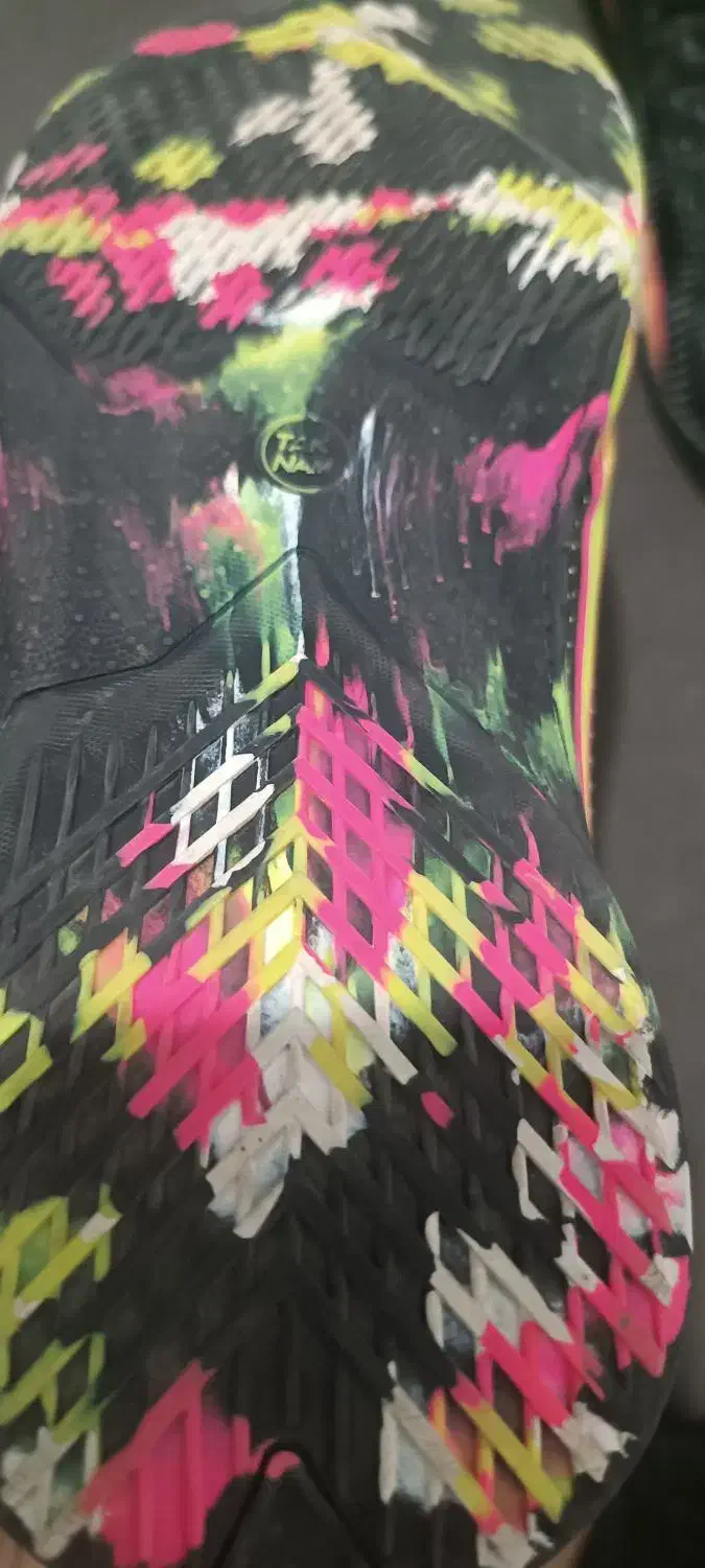 کفش ورزشی مناسب فوتبال|تجهیزات ورزشی|قرچک, شهرک طلائیه|دیوار