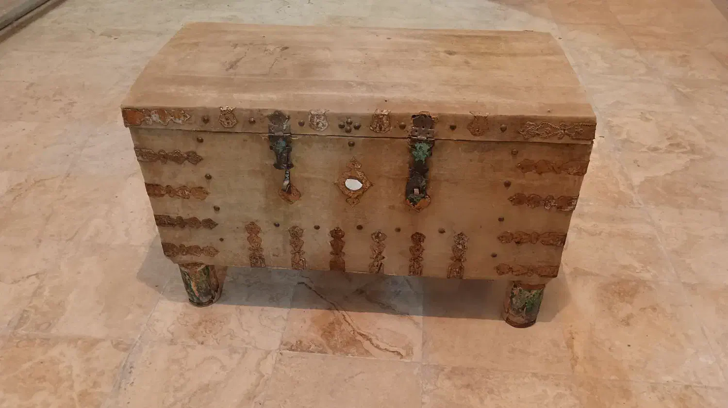 صندوق لباس قدیمی|کلکسیون اشیاء عتیقه|خوانسار, |دیوار